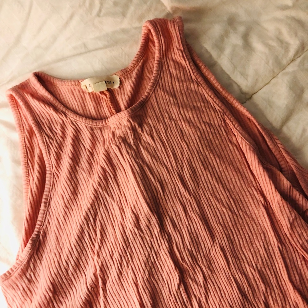 sleeveless dress